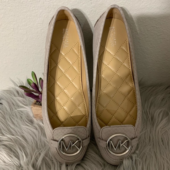 NWT Michael Kors Lillie Snake Print Leather Flats - Picture 2 of 5